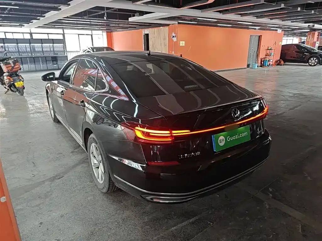 Volkswagen Passat — фото 9