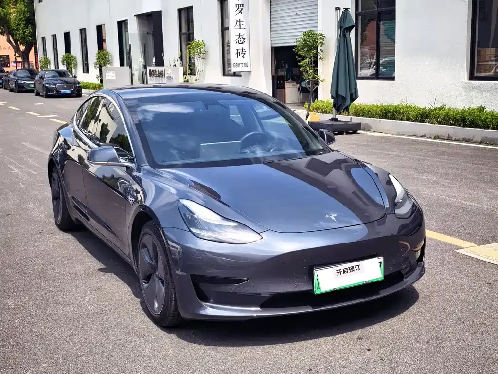 Tesla Model 3 — фото 6