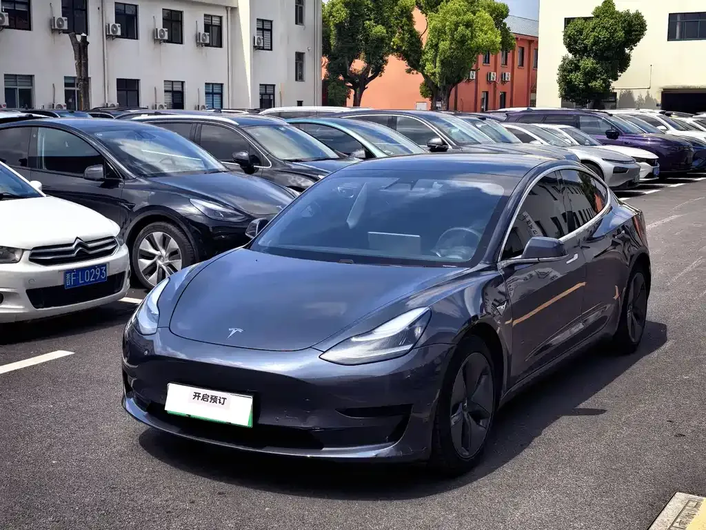 Tesla Model 3 — фото 5