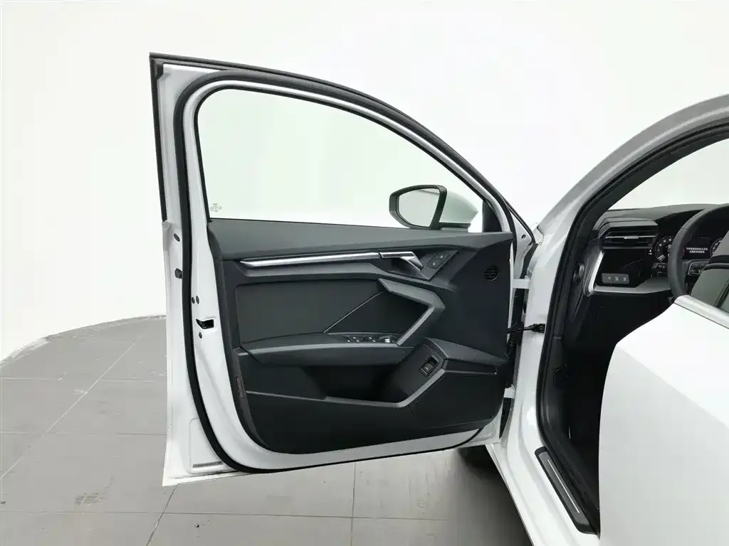 Audi A3 2022 из CN, фото 6