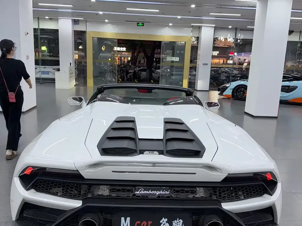 Lamborghini Huracan — фото 7