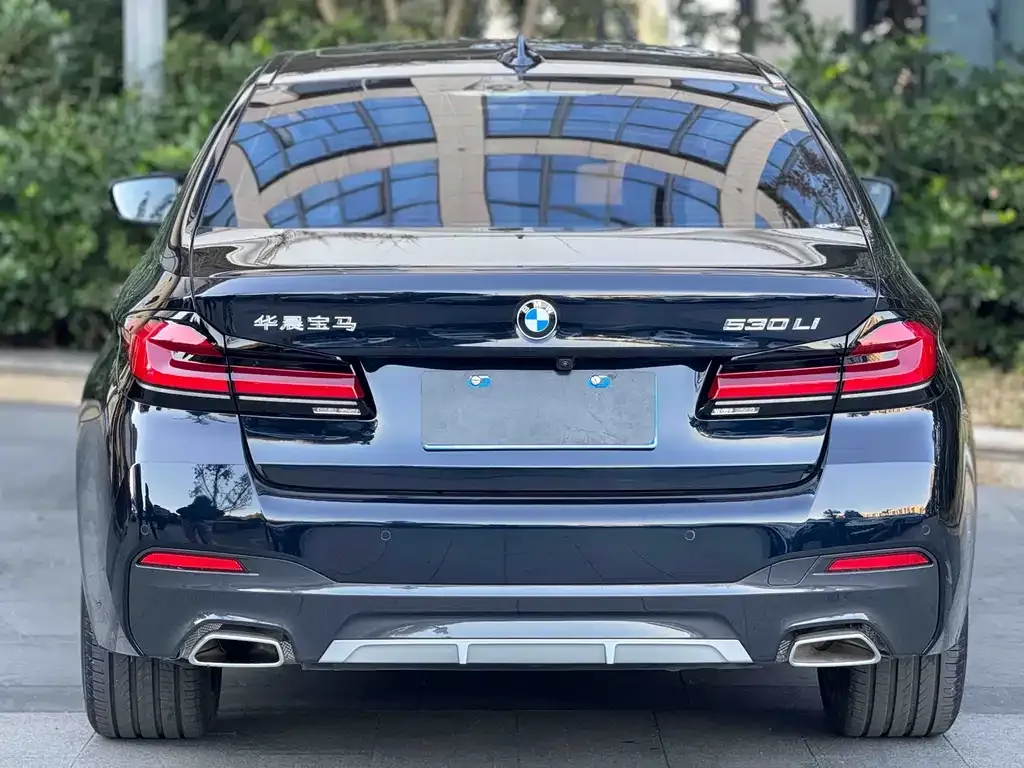 BMW 5 Series — фото 7