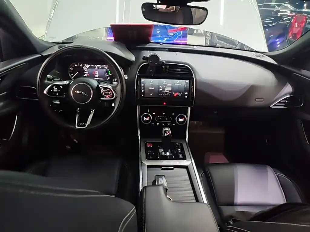 Jaguar XEL 2023 из CN, фото 2