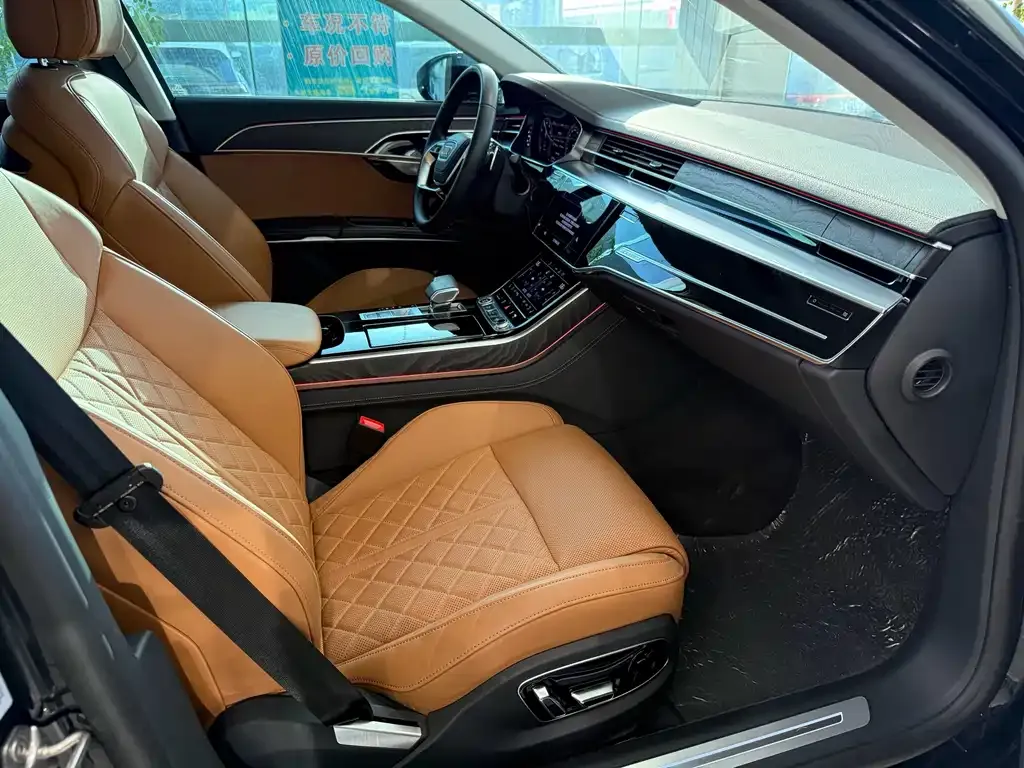 Audi A8 — фото 9