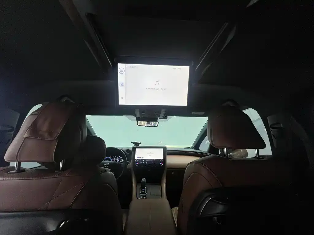 Toyota Alphard — фото 3
