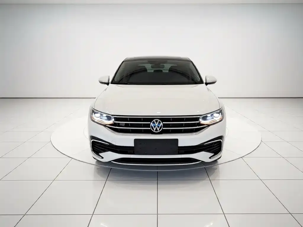Volkswagen Tiguan L — фото 7