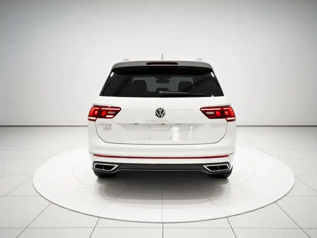 Volkswagen Tiguan L — фото 3