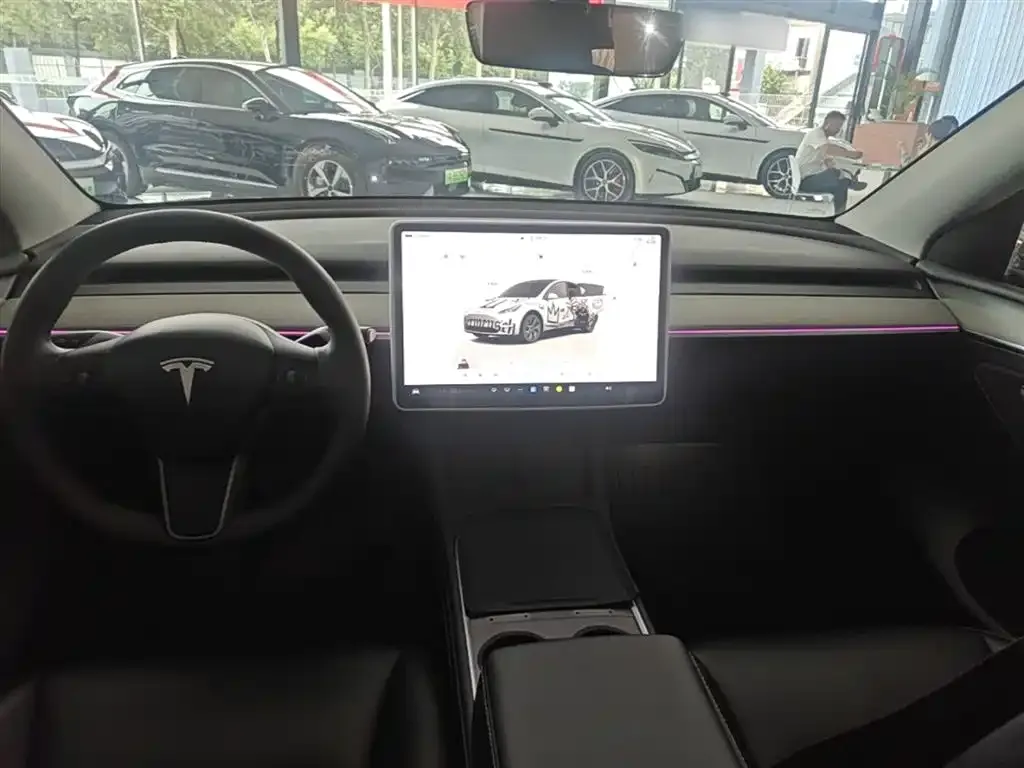 Tesla Model Y — фото 7