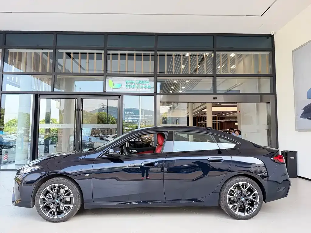 BMW 2 Series 2025 из CN, фото 4