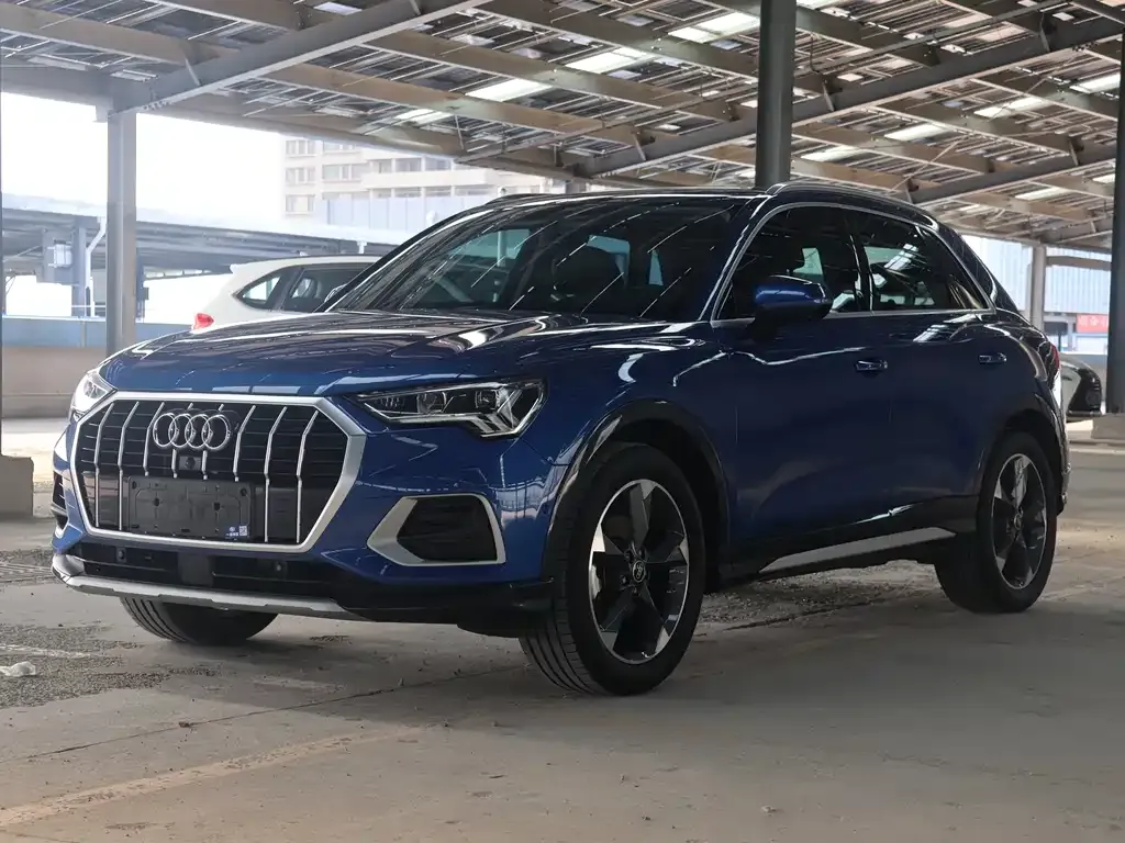 Audi Q3 — фото 1