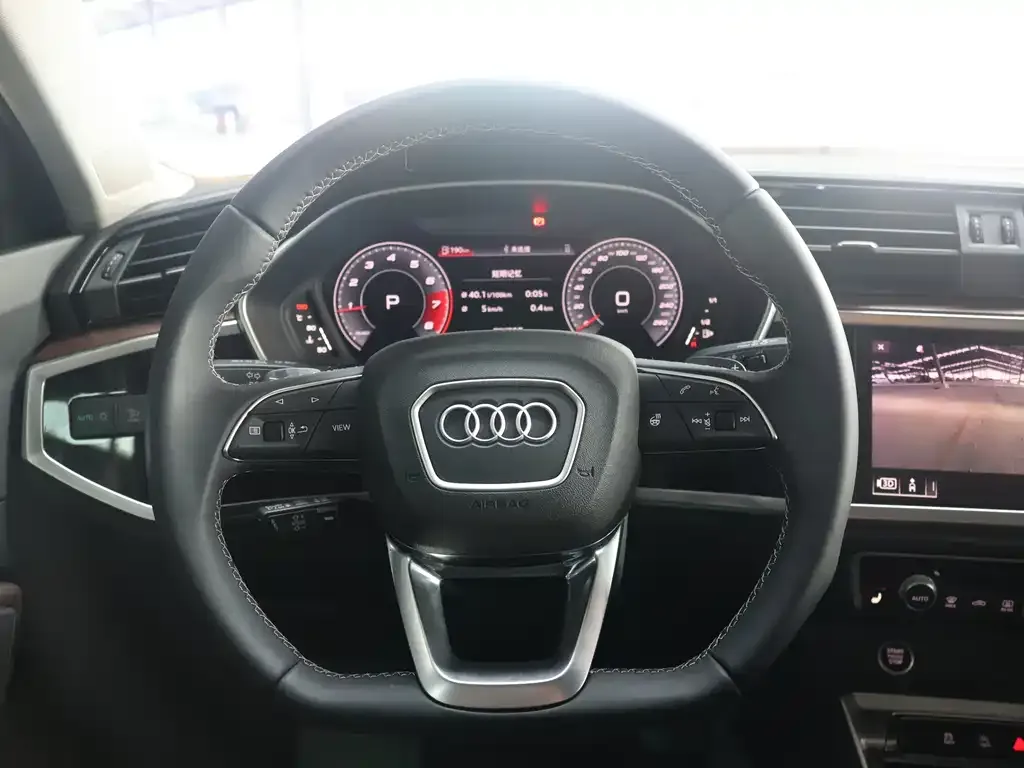 Audi Q3 — фото 3