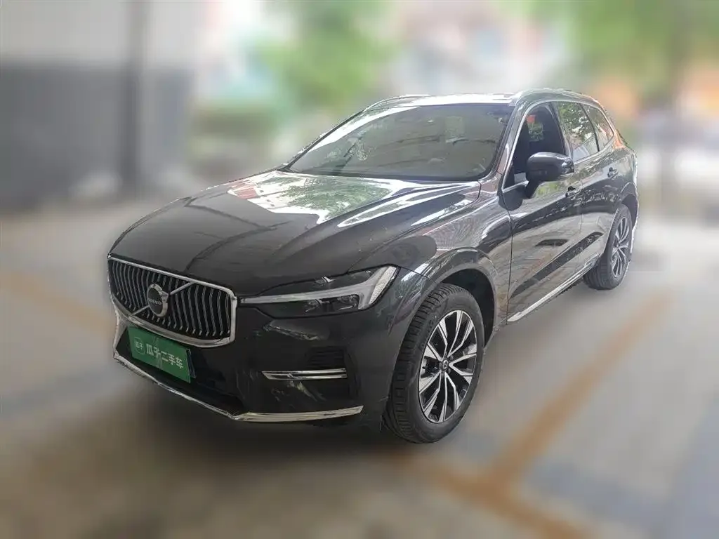 Volvo XC60 — фото 1