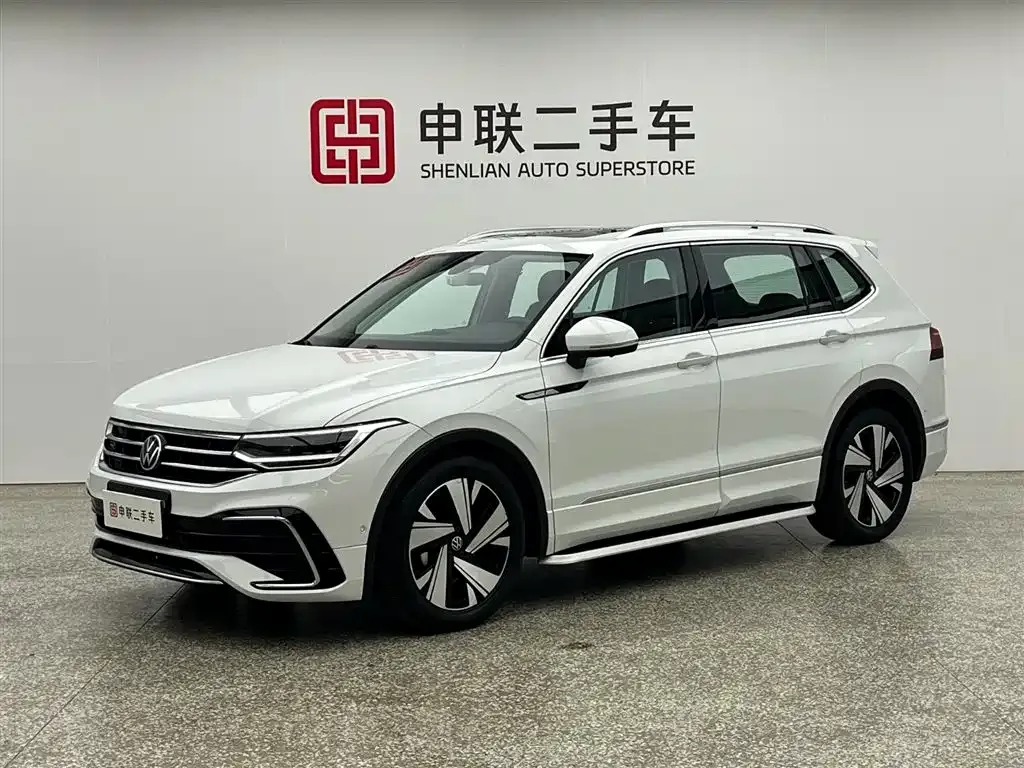 Volkswagen Tiguan L — фото 1