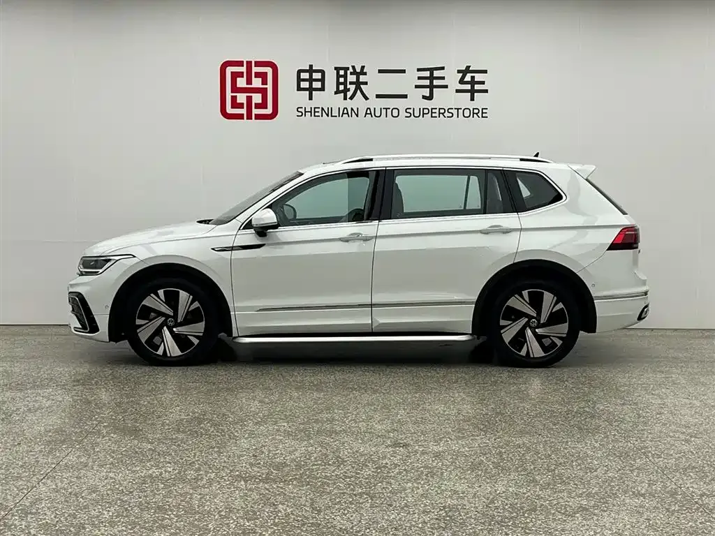 Volkswagen Tiguan L — фото 9