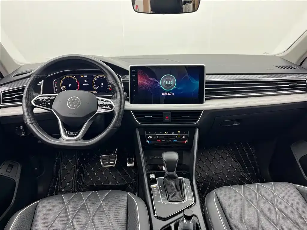 Volkswagen Tiguan L — фото 2