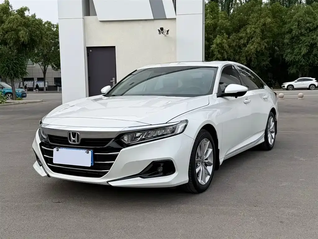 Honda Accord — фото 1