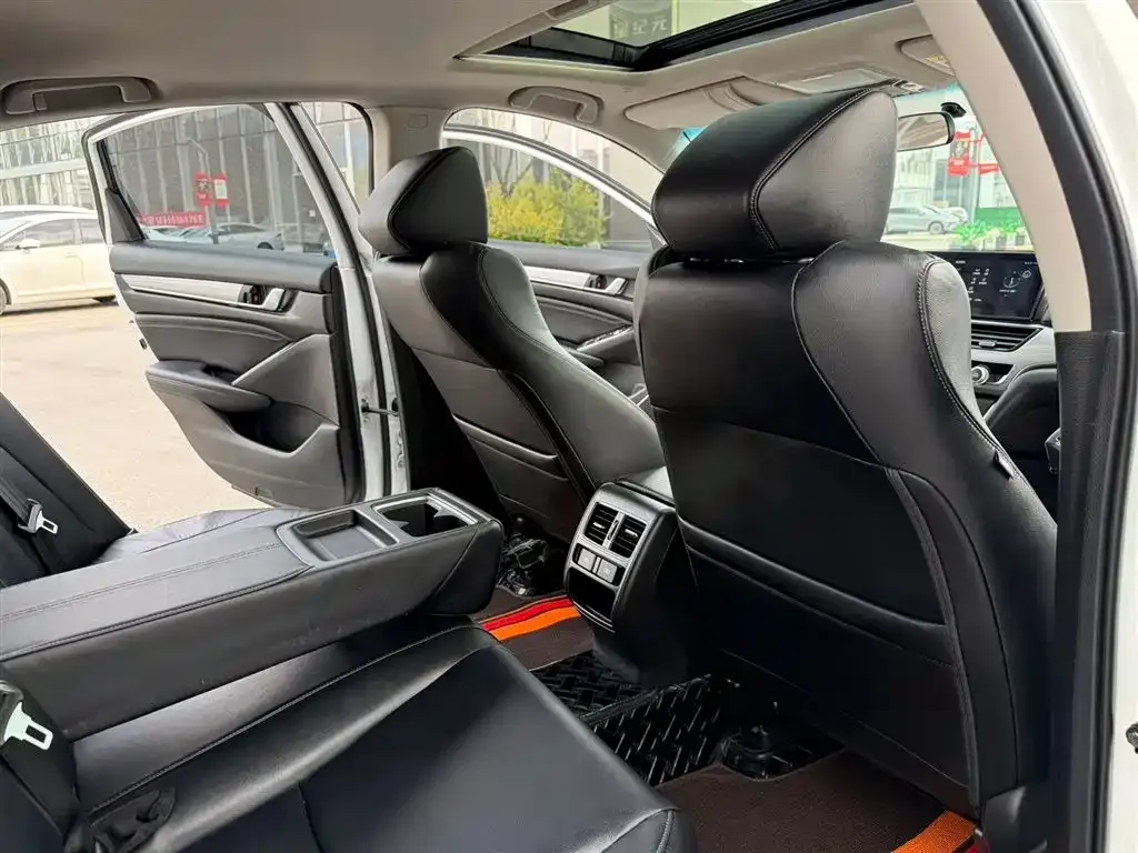 Honda Accord — фото 5