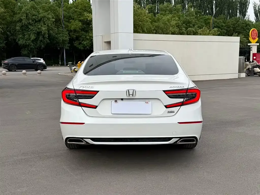 Honda Accord — фото 6