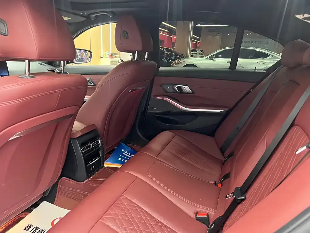 BMW 3 Series 2024 из CN, фото 4