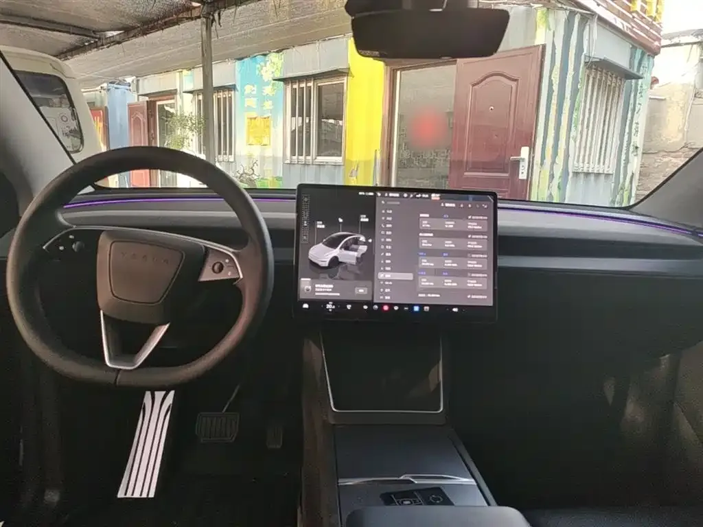 Tesla Model Y — фото 8