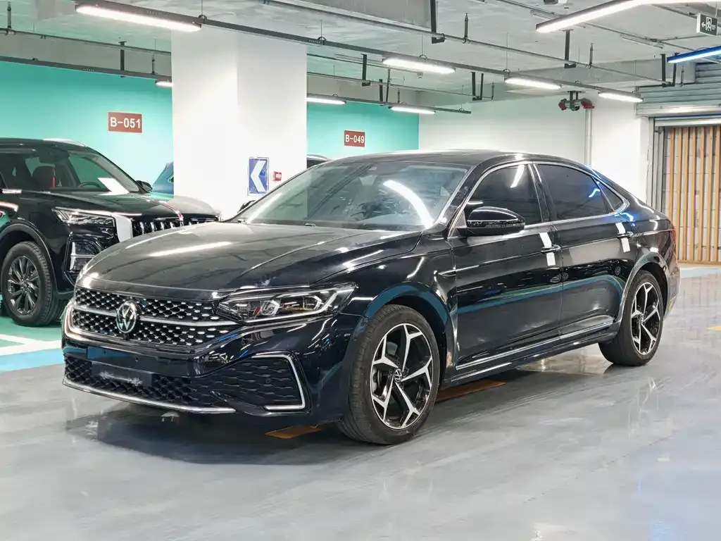 Volkswagen Passat — фото 1