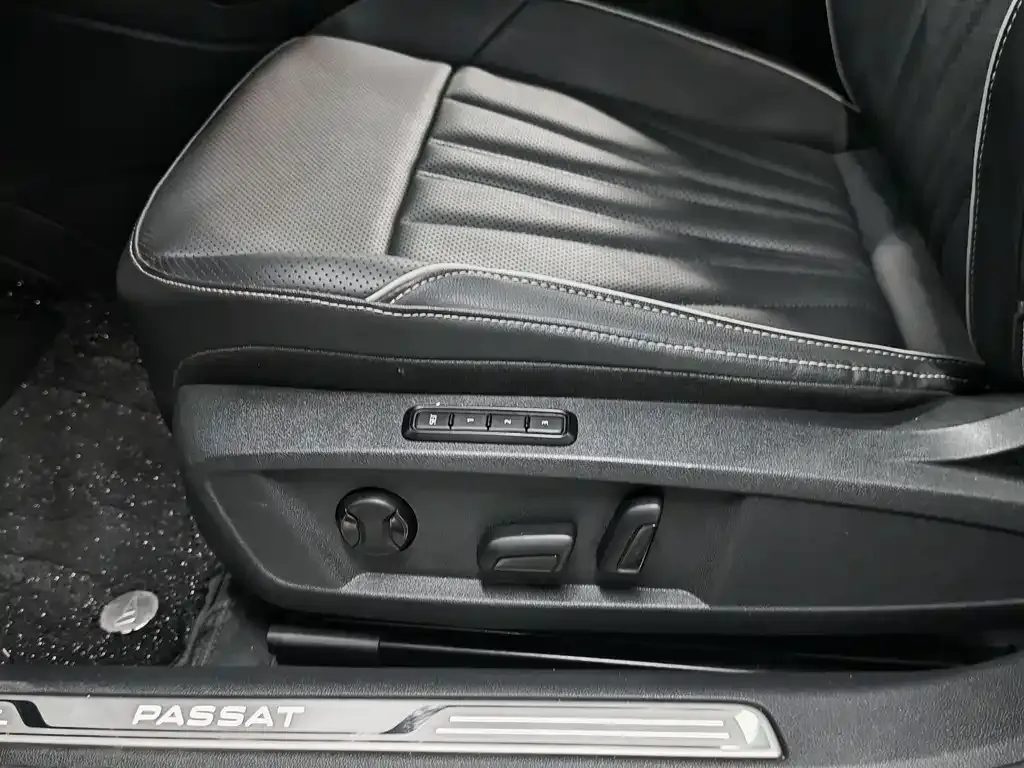 Volkswagen Passat — фото 7