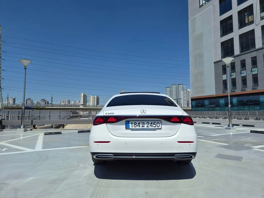 Mercedes-Benz E-Class 2025 из KR, фото 2