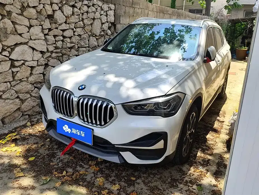 BMW X1 — фото 1