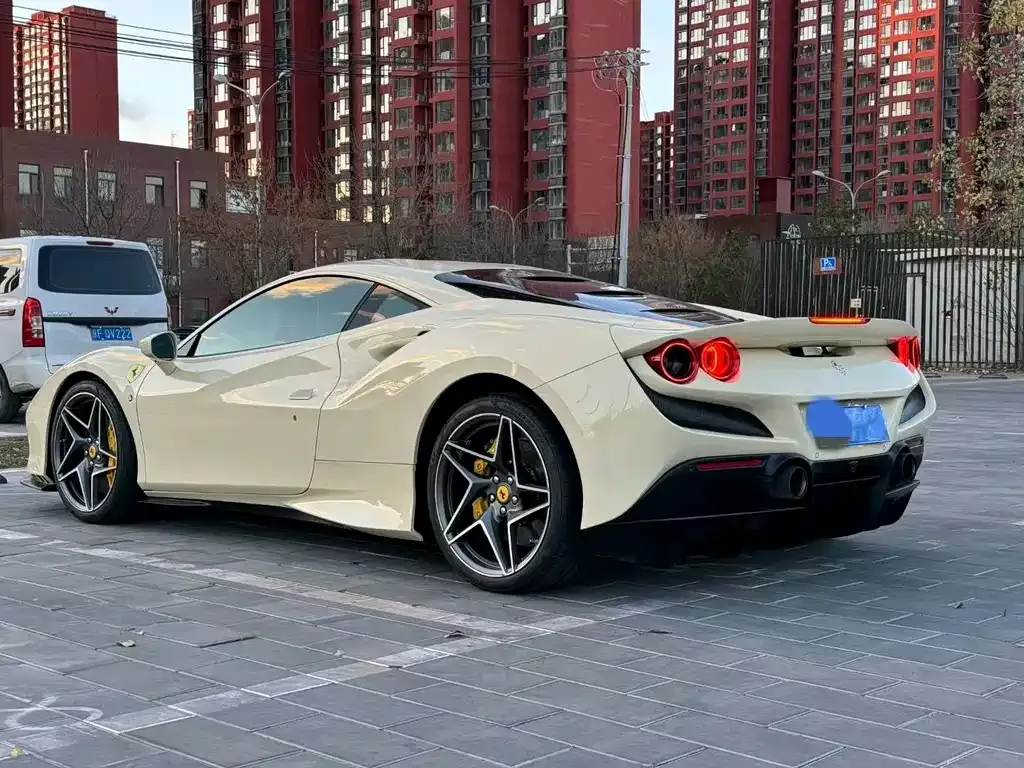 Ferrari F8 — фото 5