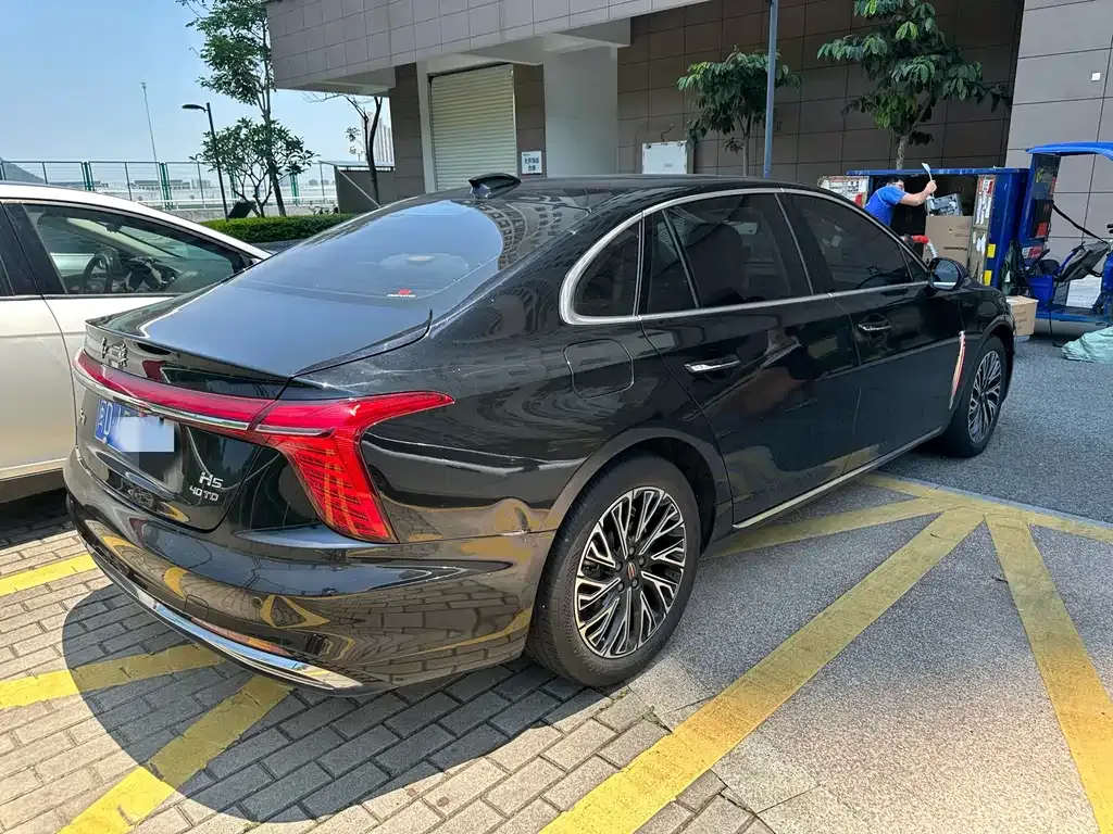 Hongqi H5 — фото 9
