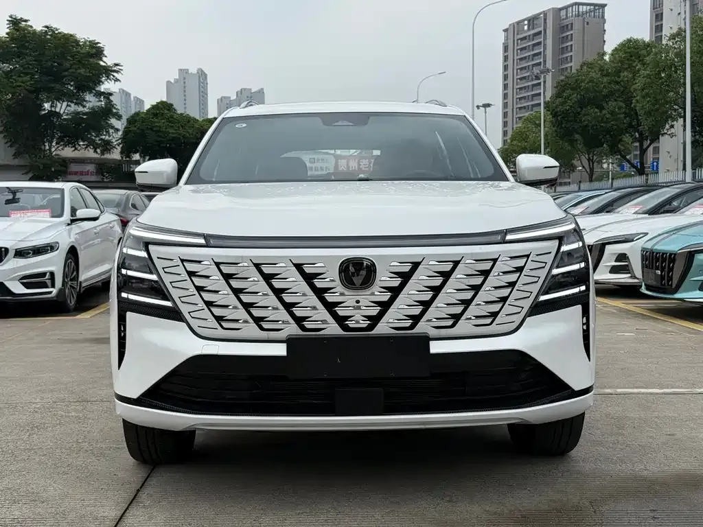 Changan CS75PLUS — фото 3