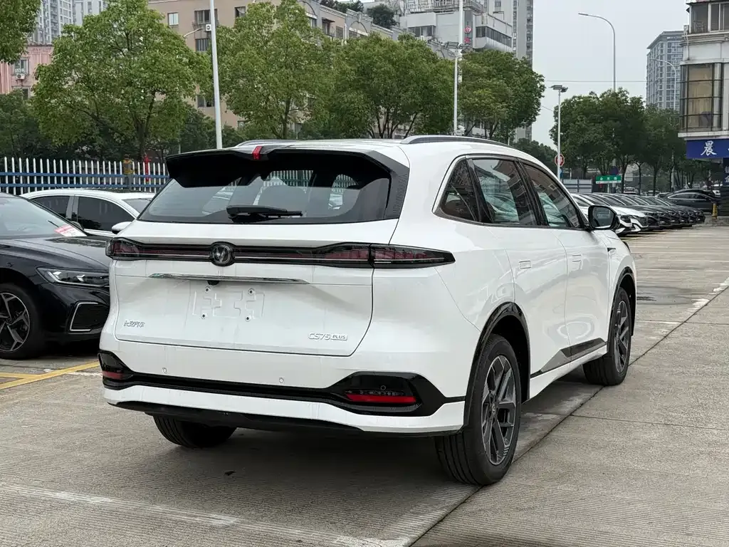 Changan CS75PLUS — фото 9
