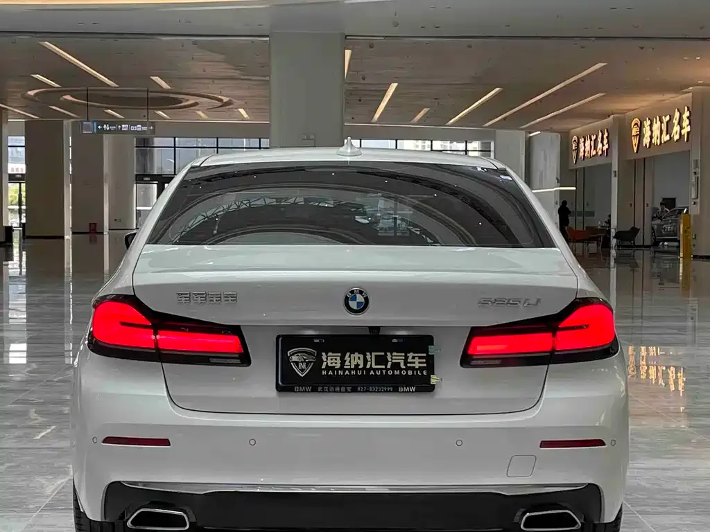 BMW 5 Series — фото 10