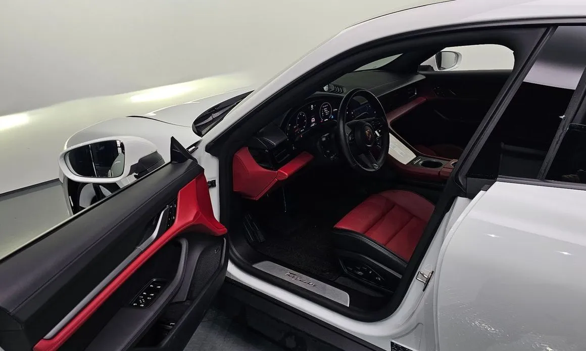Porsche Taycan 2025 из KR, фото 4