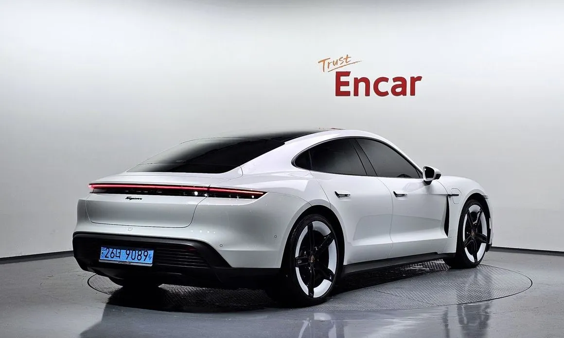 Porsche Taycan 2025 из KR, фото 8