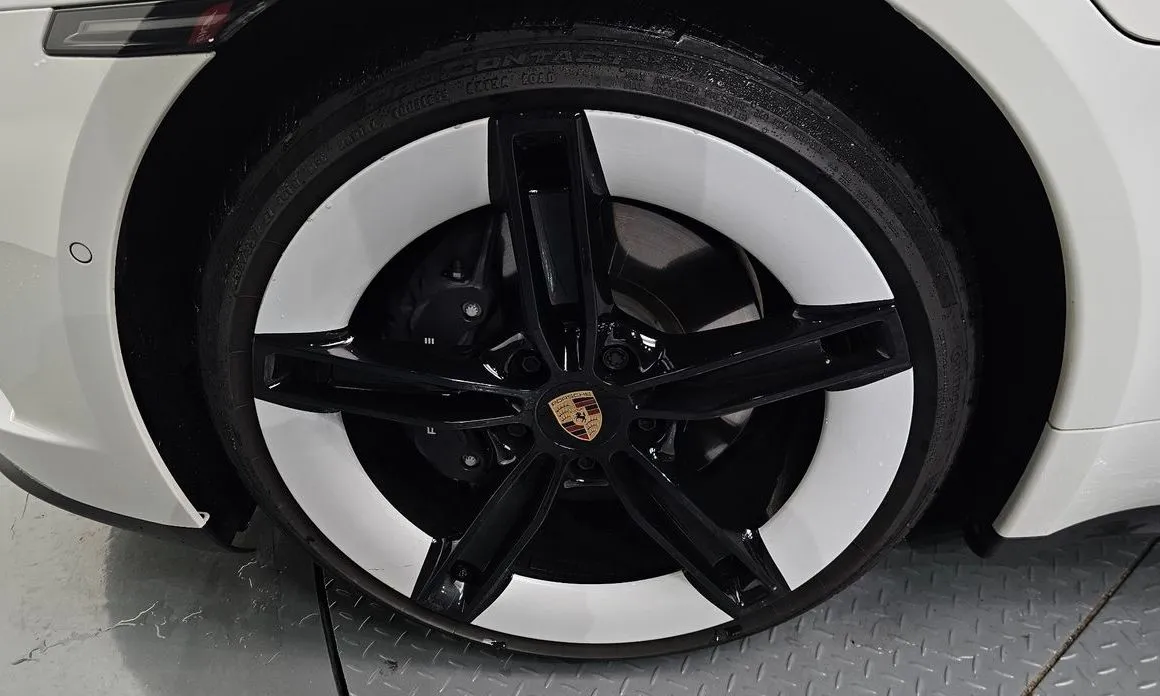 Porsche Taycan 2025 из KR, фото 3