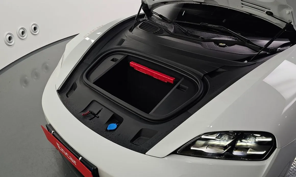 Porsche Taycan 2025 из KR, фото 9