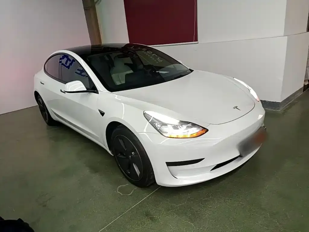 Tesla Model 3 — фото 9