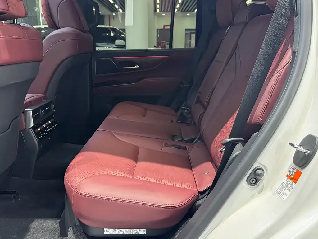 Lexus LX — фото 5