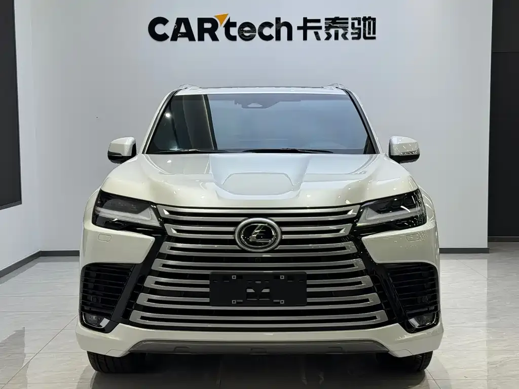 Lexus LX — фото 9