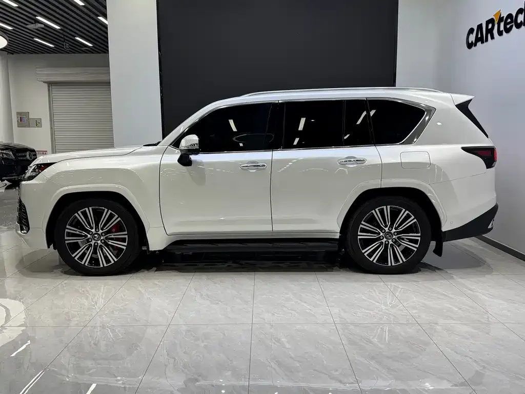 Lexus LX — фото 2