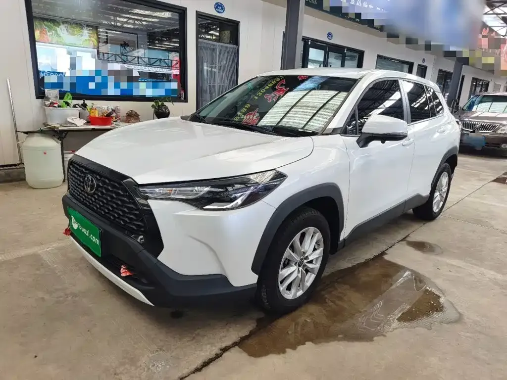 Toyota Corolla Cross — фото 1