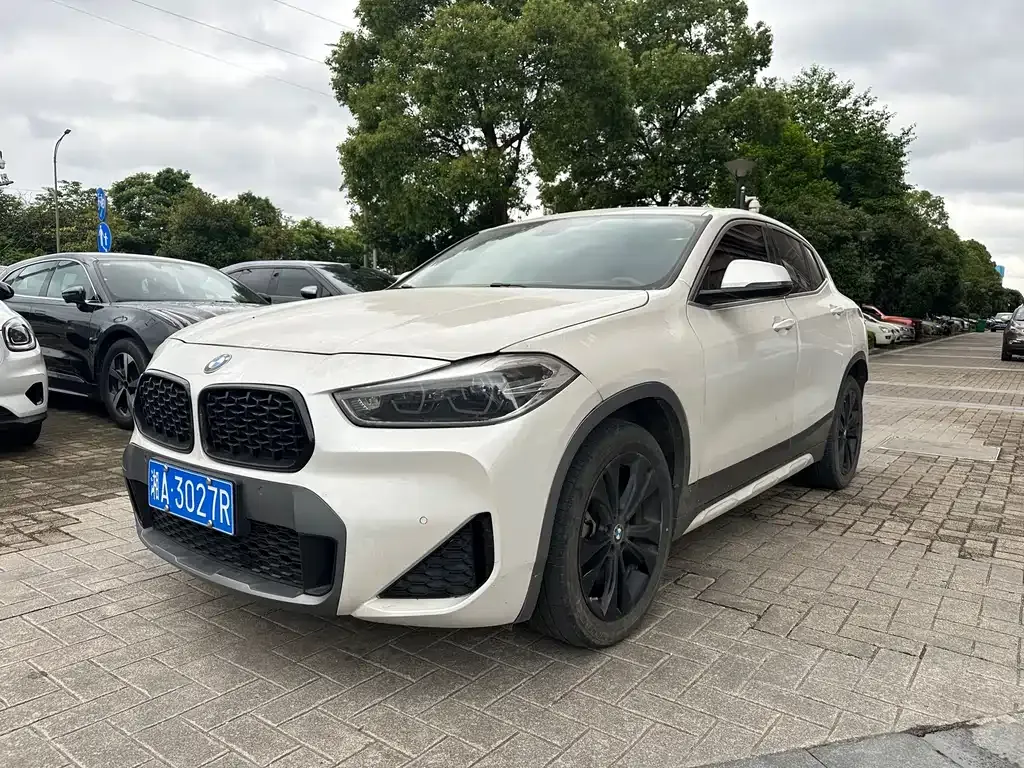 BMW X2
