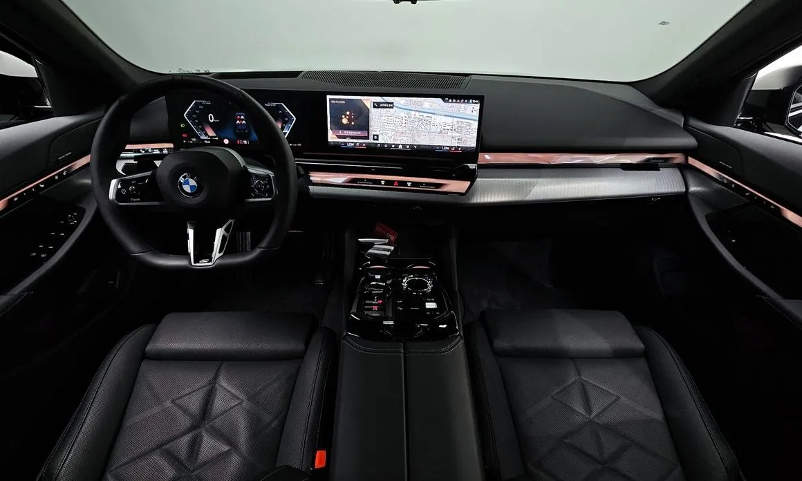 BMW 5-Series 2025 из KR, фото 5