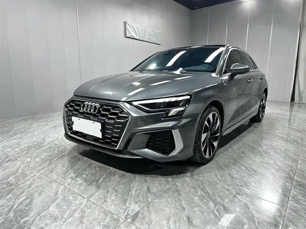 Audi A3 — фото 1