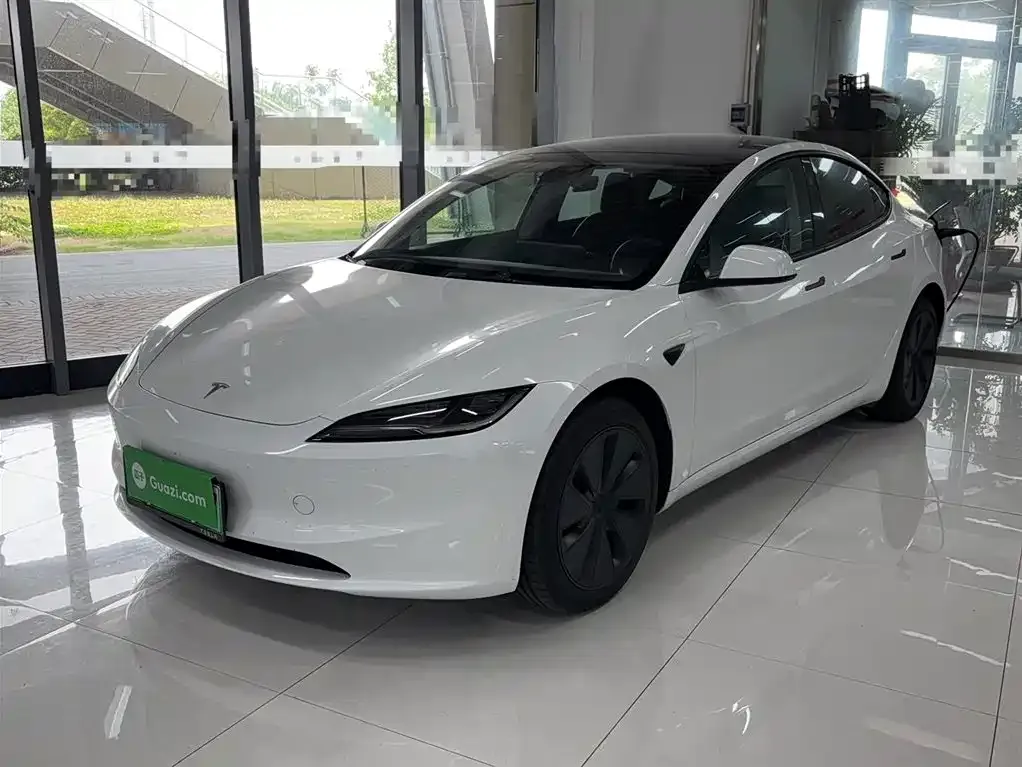 Tesla Model 3 — фото 8