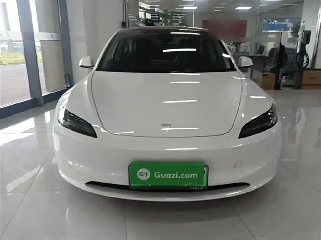 Tesla Model 3 — фото 2