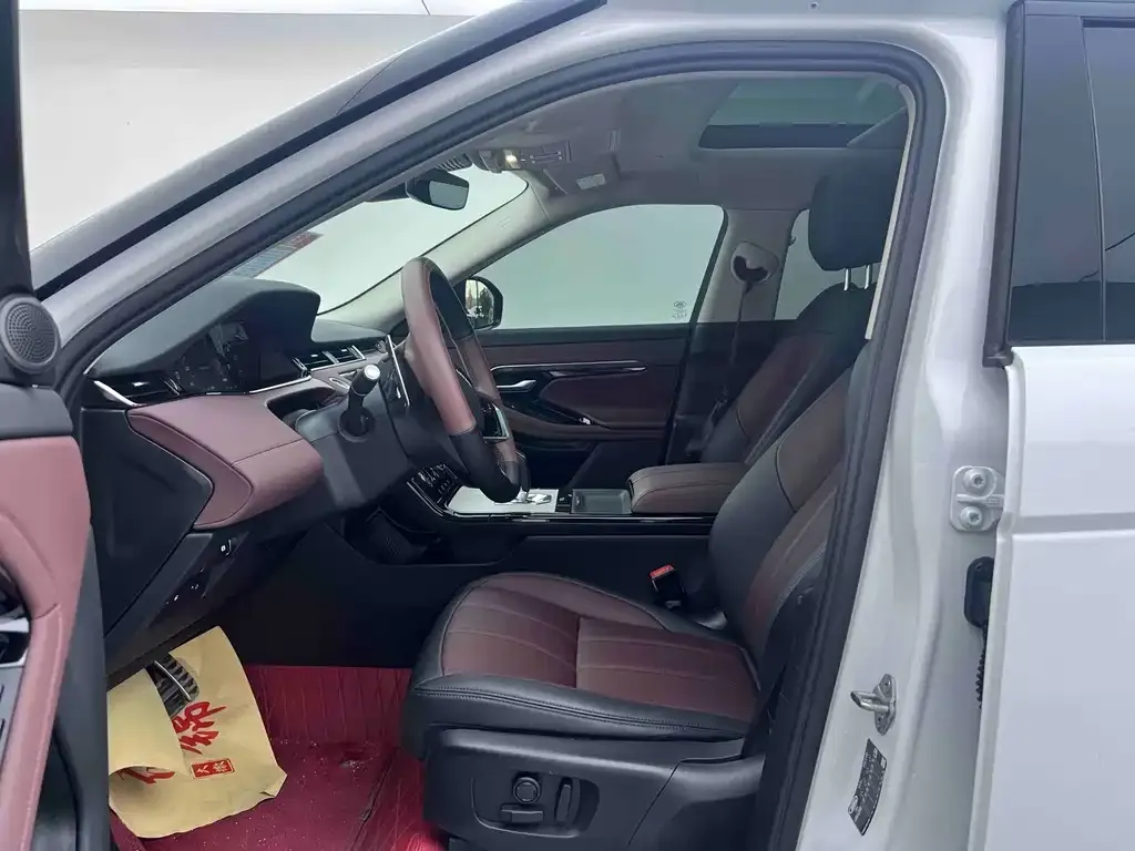 Land Rover Evoque PHEV 2024 из CN, фото 8