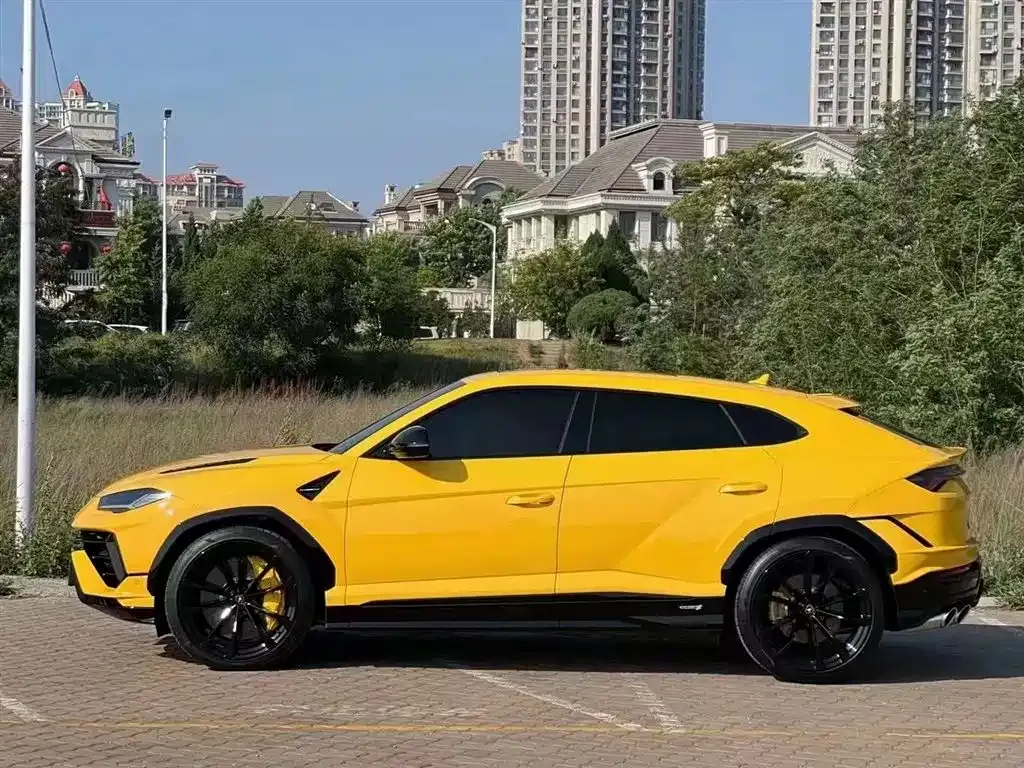 Lamborghini Urus — фото 10