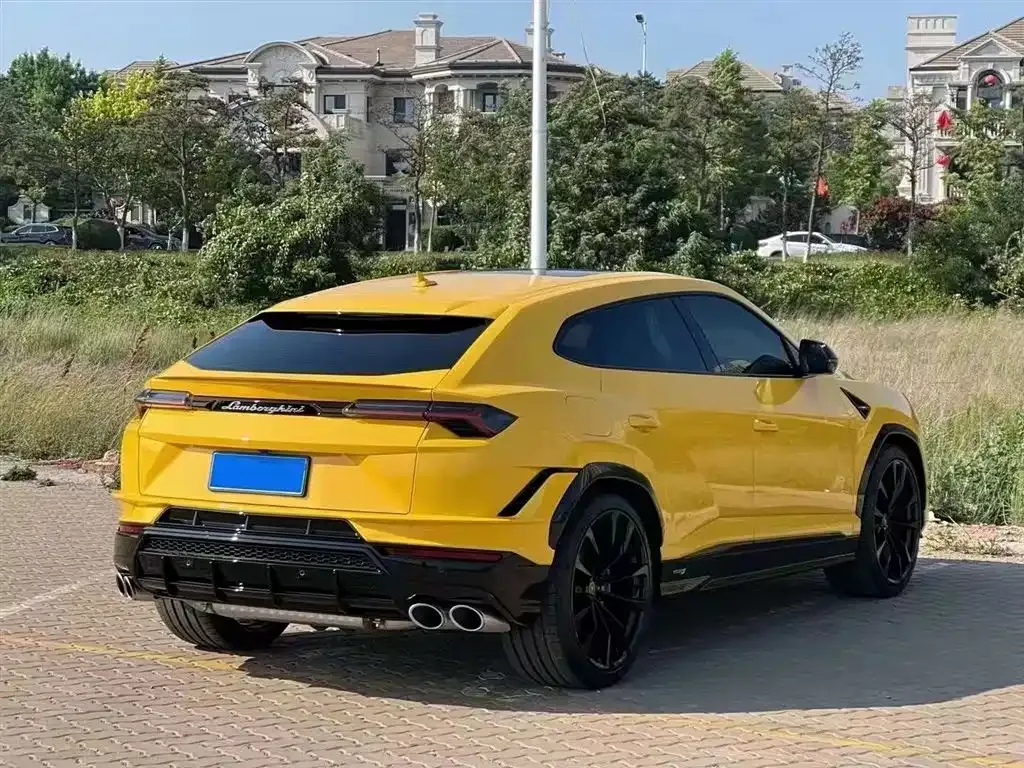 Lamborghini Urus — фото 9